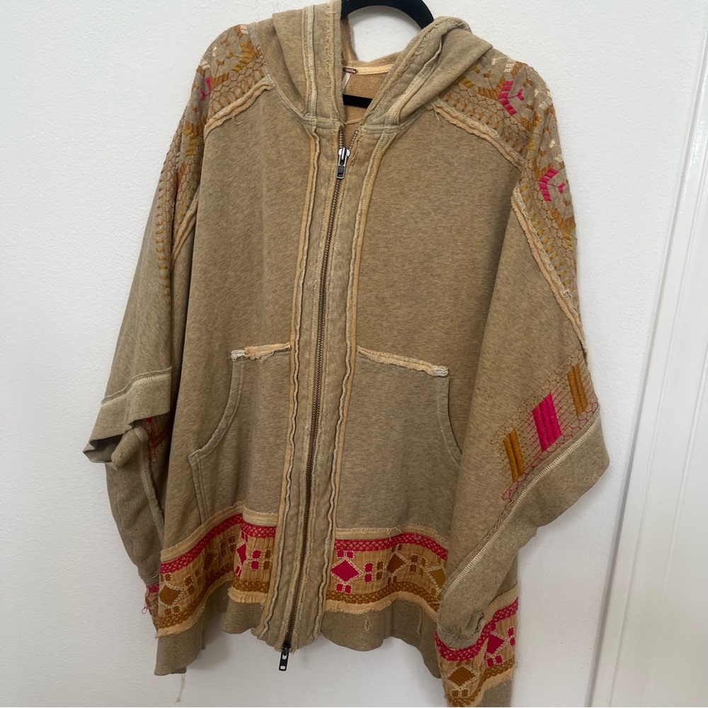 Free People Poncho WildSide Sz XS Zip Up Hooded Southwestern Boho sweatshirt Art